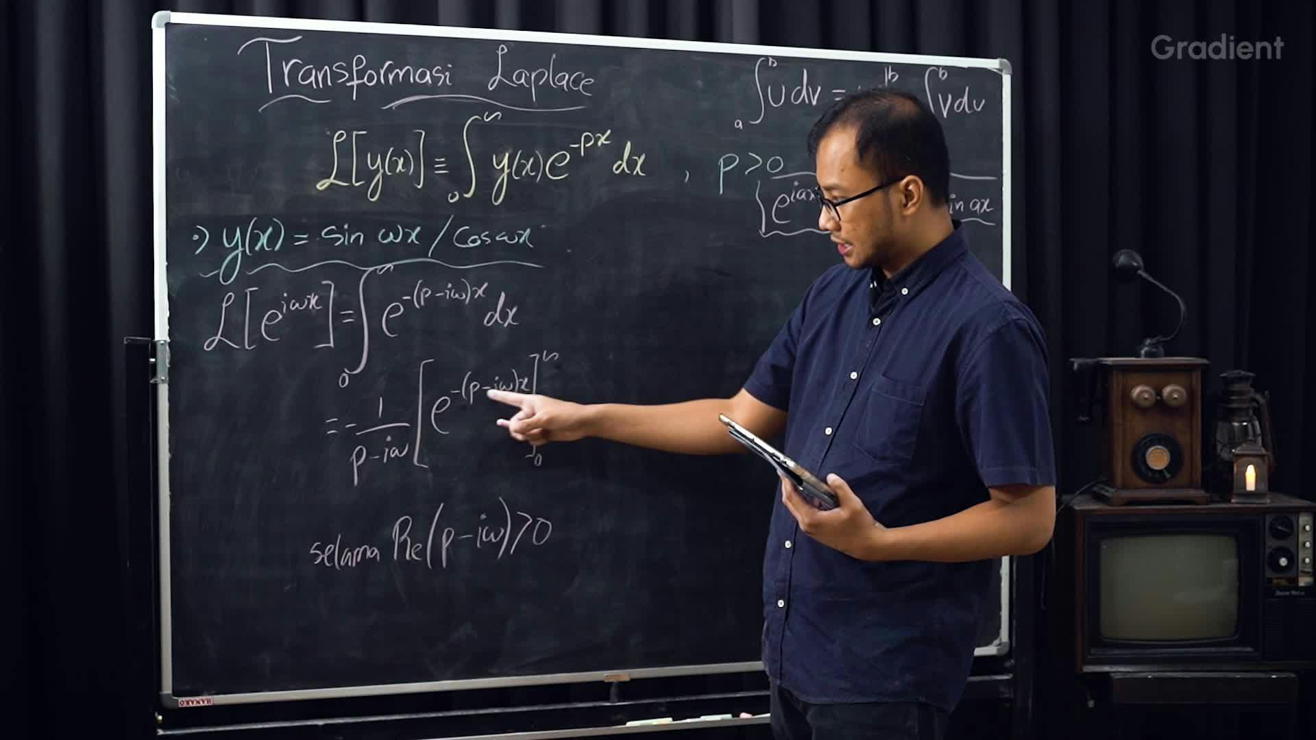 Contoh Transformasi Laplace: Fungsi Sinusoidal