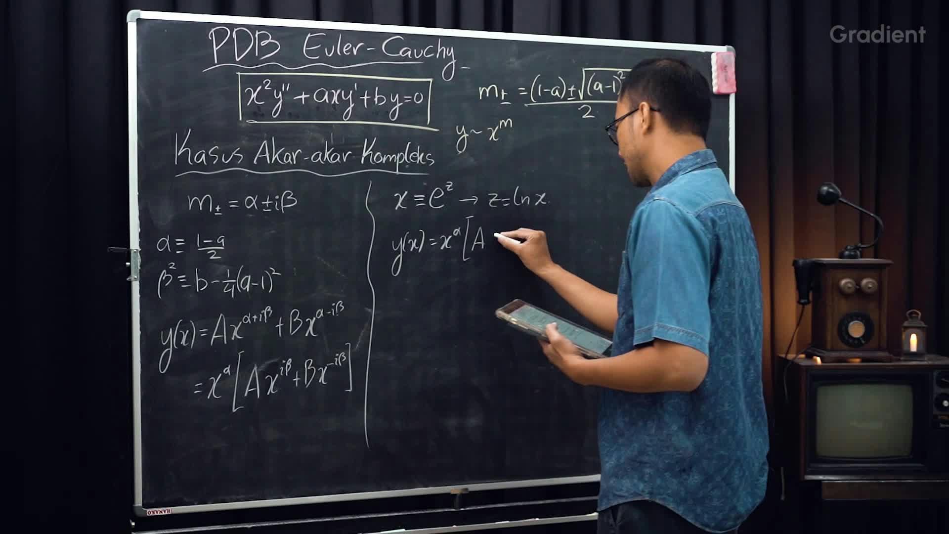 PDB Euler - Cauchy: Akar-akar Kompleks