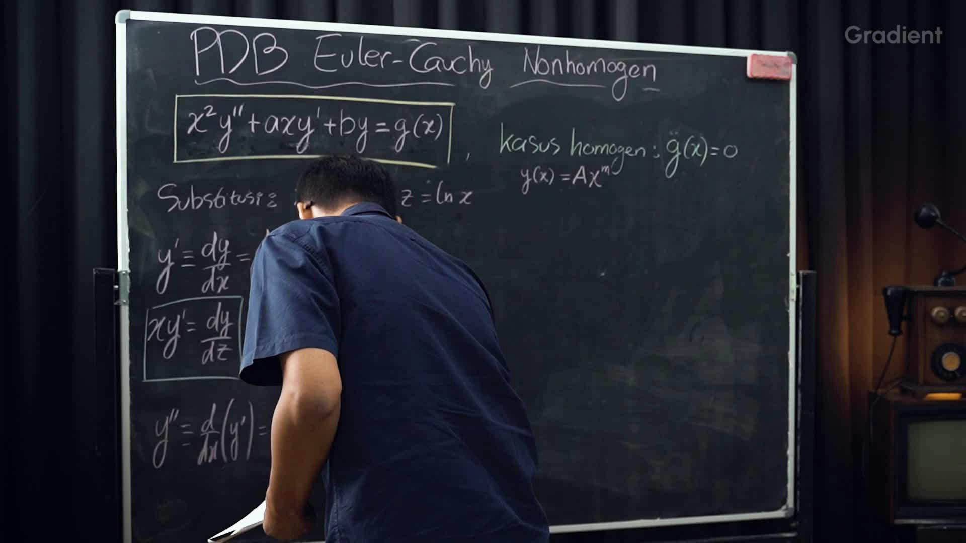 PDB Eluer-Cauchy Nonhomogen