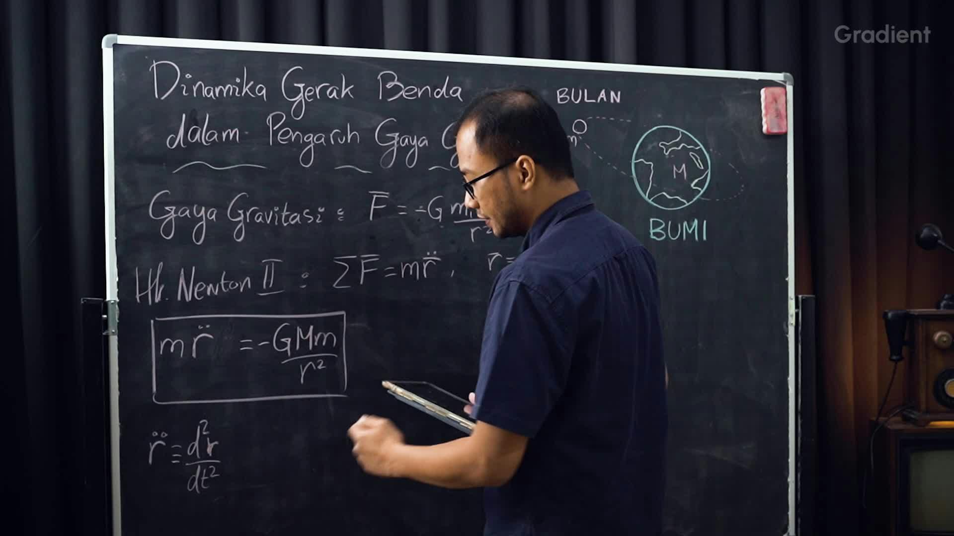 Contoh: Dinamika Gerak Benda Dalam Pengaruh Gaya Gravitasi