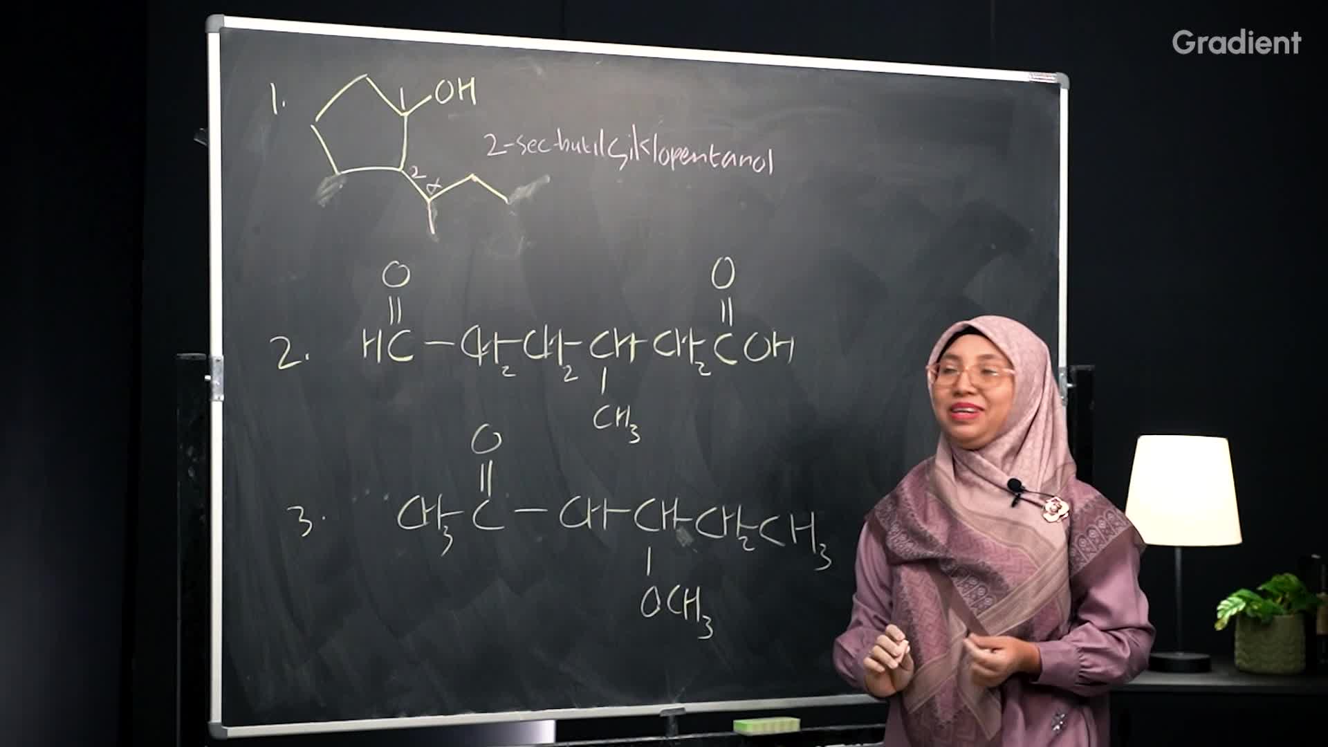 Latihan Soal: Tata Nama Alkohol, Aldehida, Keton, dan Asam Karboksilat