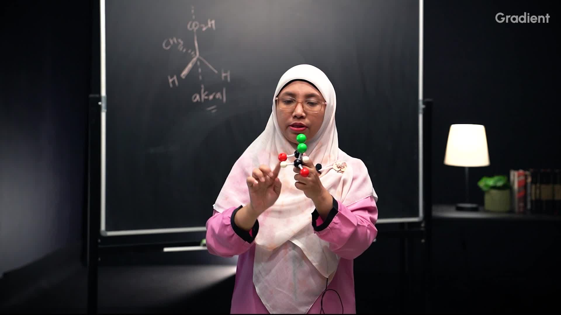 Kiralitas dan Enantiomer