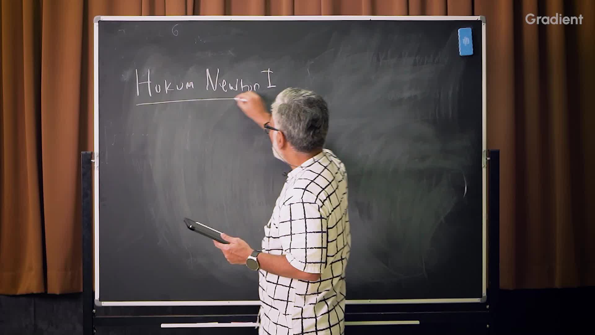 Hukum Newton 1 dalam Momentum dan Kerangka Acuan Inersial