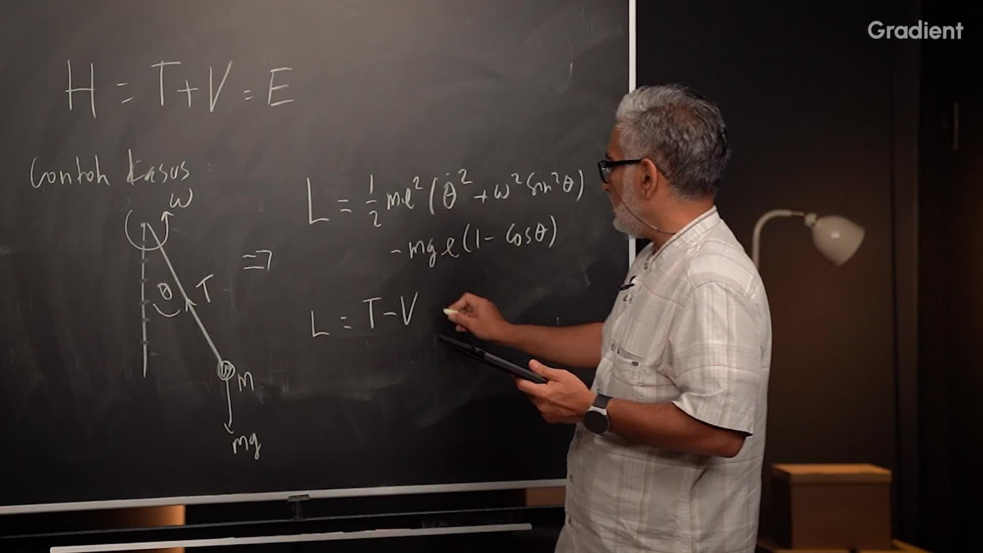 Contoh Kasus: Hamiltonian Bukan Total Energi